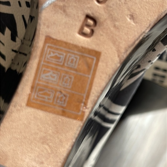 Coach Leather Black and Cream Plaid Heels Size 9 B - Picture 15 of 16